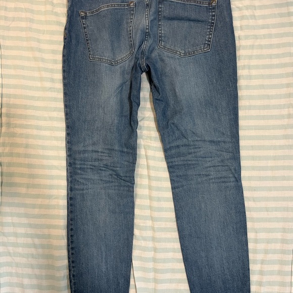 Selling my Everlane jeans in EUC and true to size. 🤗 - Picture 3 of 4